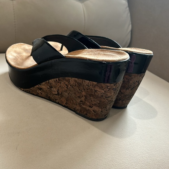 Dani black  wedge black patent & cork  Sandal.  Size 10 - Picture 4 of 7